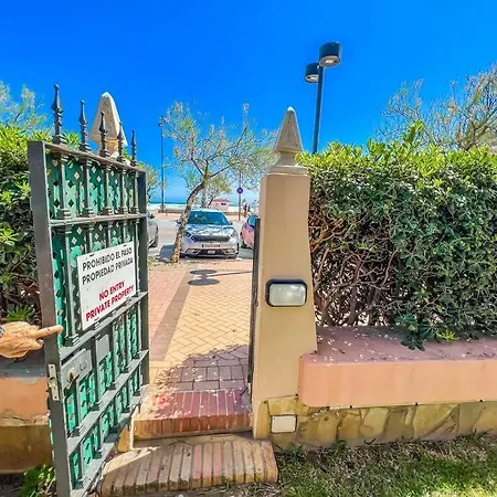 One Bedroom In The Heart Of Apartment